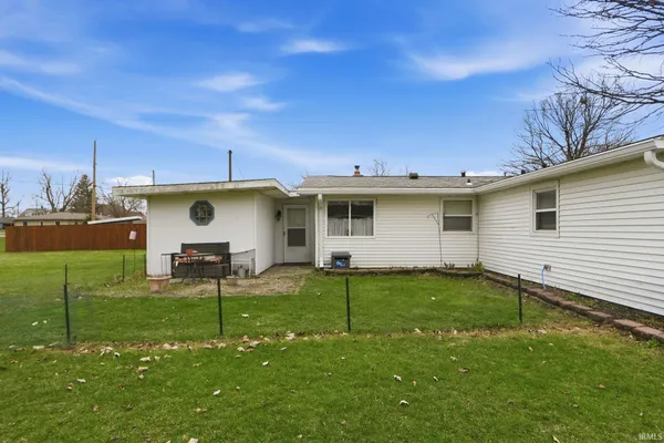 $249,900 | 13520 Illinois Street, Grabill, IN 46741