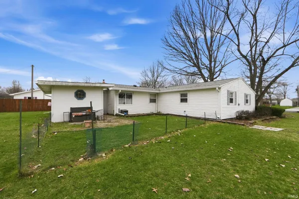 $249,900 | 13520 Illinois Street, Grabill, IN 46741