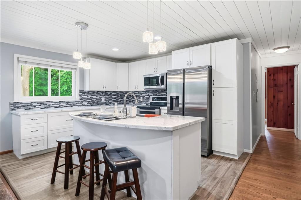 1808 Sandy Plains Road Marietta, GA 30066 - Photo 5 of 32