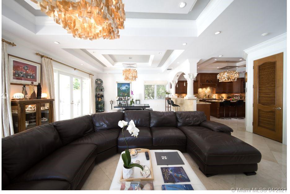 5385 Southwest 76th Street Miami, FL 33143 - Photo 11 of 65