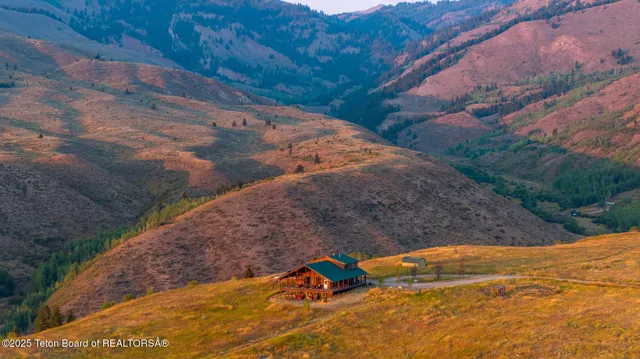 $2,995,000 | 3045 Wildhorse Road, Jackson, WY 83001