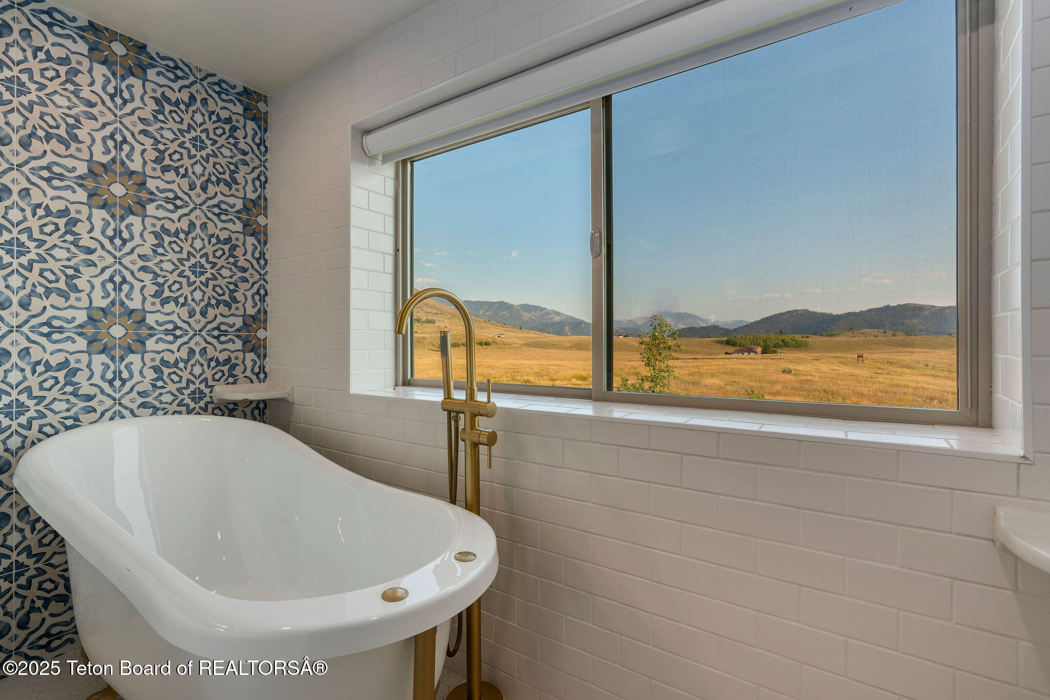 3045 Wildhorse Road Jackson, WY 83001 - Photo 22 of 45 primary bathroom