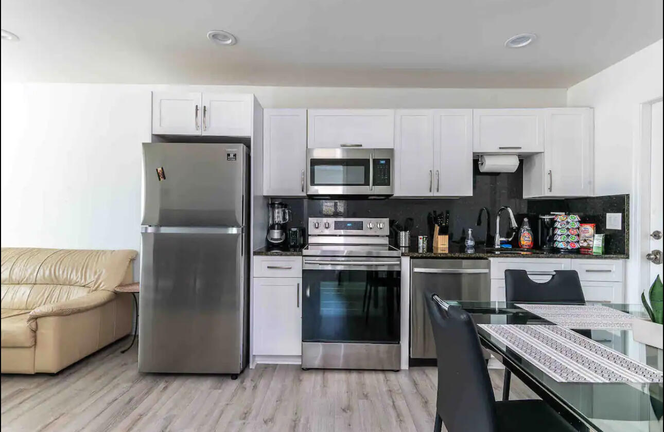 2499 Northeast 2nd Avenue, Unit B Boca Raton, FL 33431 - Photo 3 of 11 IMG_3253