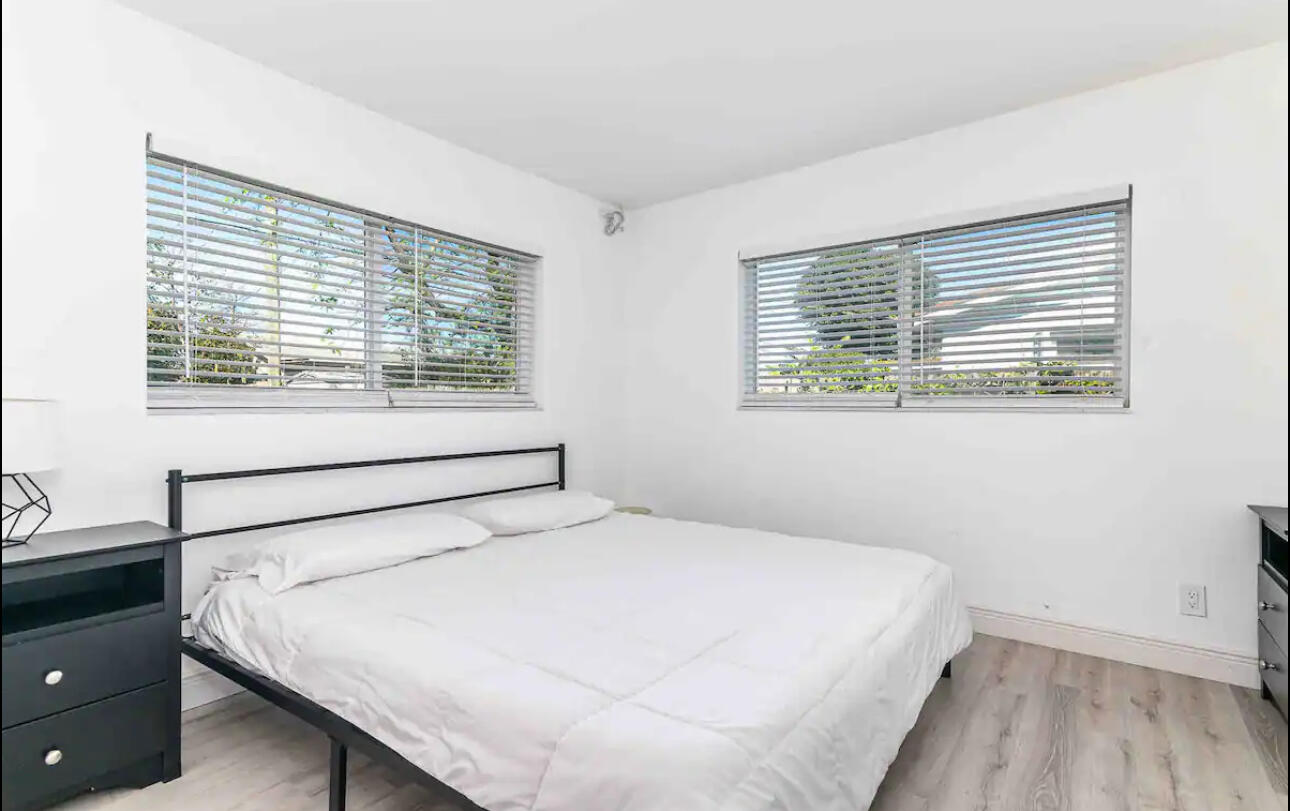 2499 Northeast 2nd Avenue, Unit B Boca Raton, FL 33431 - Photo 7 of 11 IMG_3257