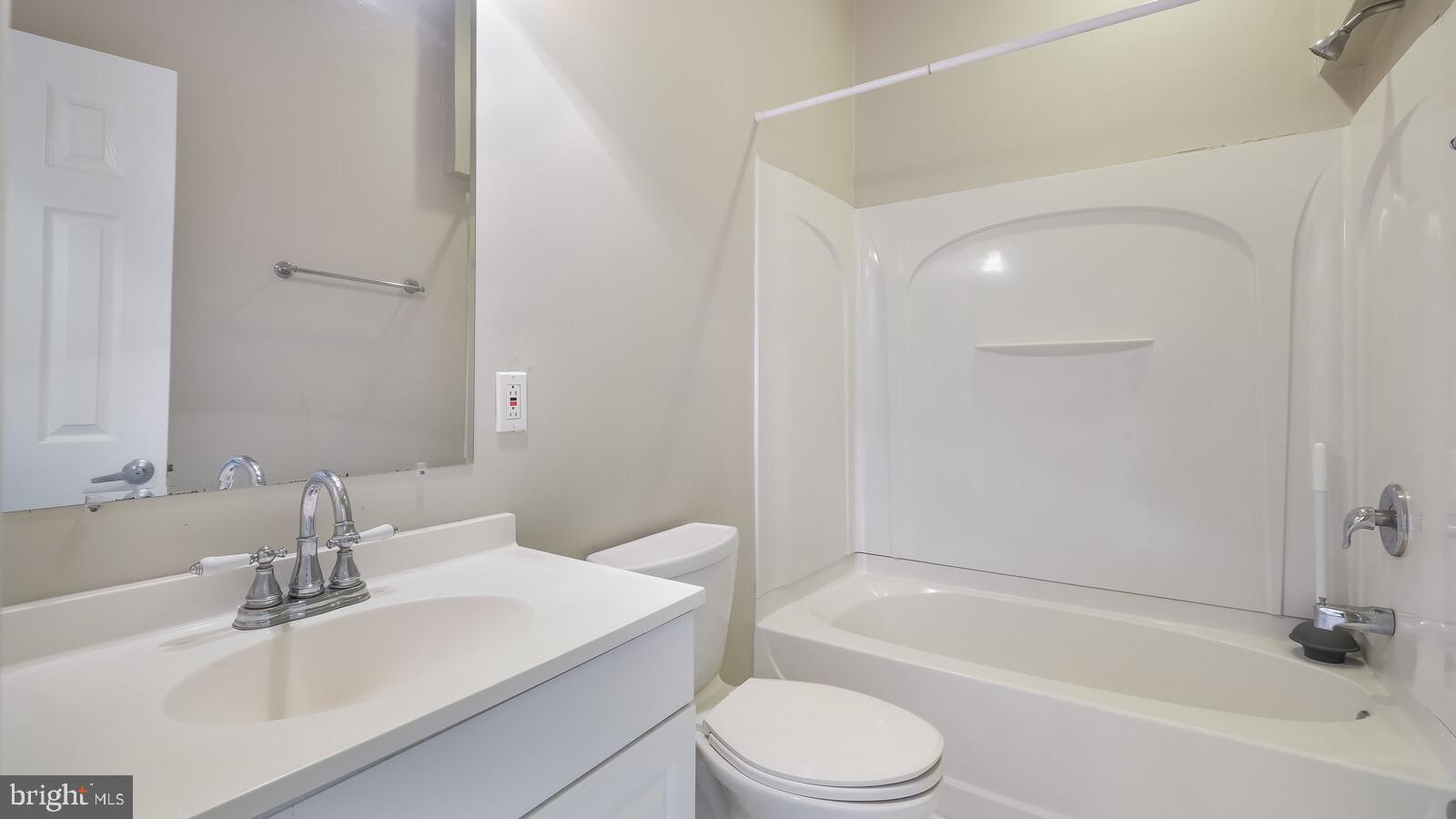 22 North Main Street, Unit 3 Doylestown, PA 18901 - Photo 19 of 21 Full Bathroom