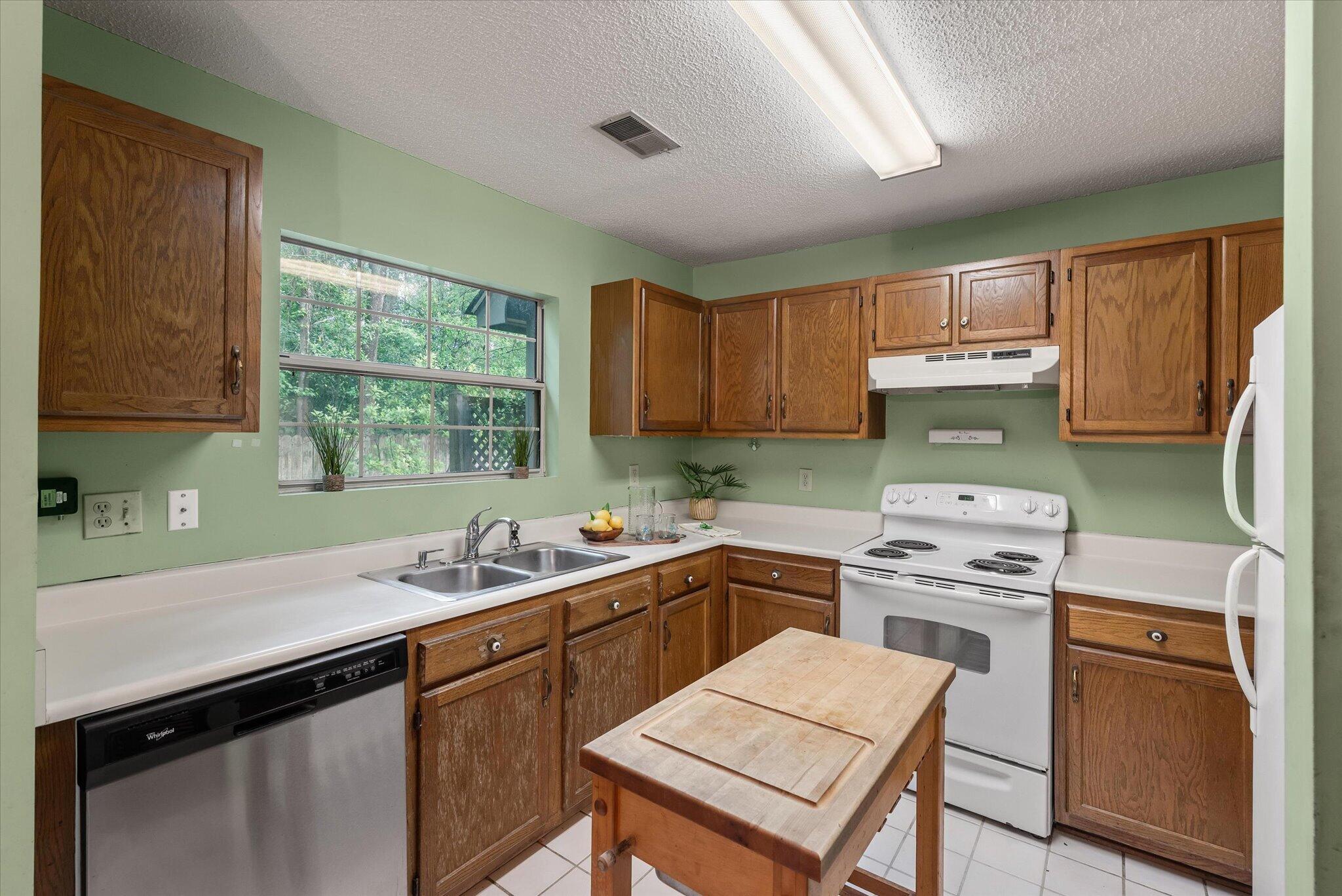 1263 Llewellyn Road Mount Pleasant, SC 29464 - Photo 12 of 21 15-1263 Llewellyn_i_Lowcountry_Exposure-