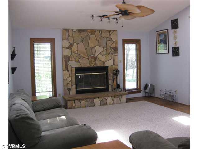 12502 Tower Road Doswell, VA 23047 - Photo 2 of 12 Den/Family/Great Room