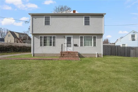 $620,000 | 4 Halsey Avenue, Middletown, RI 02842