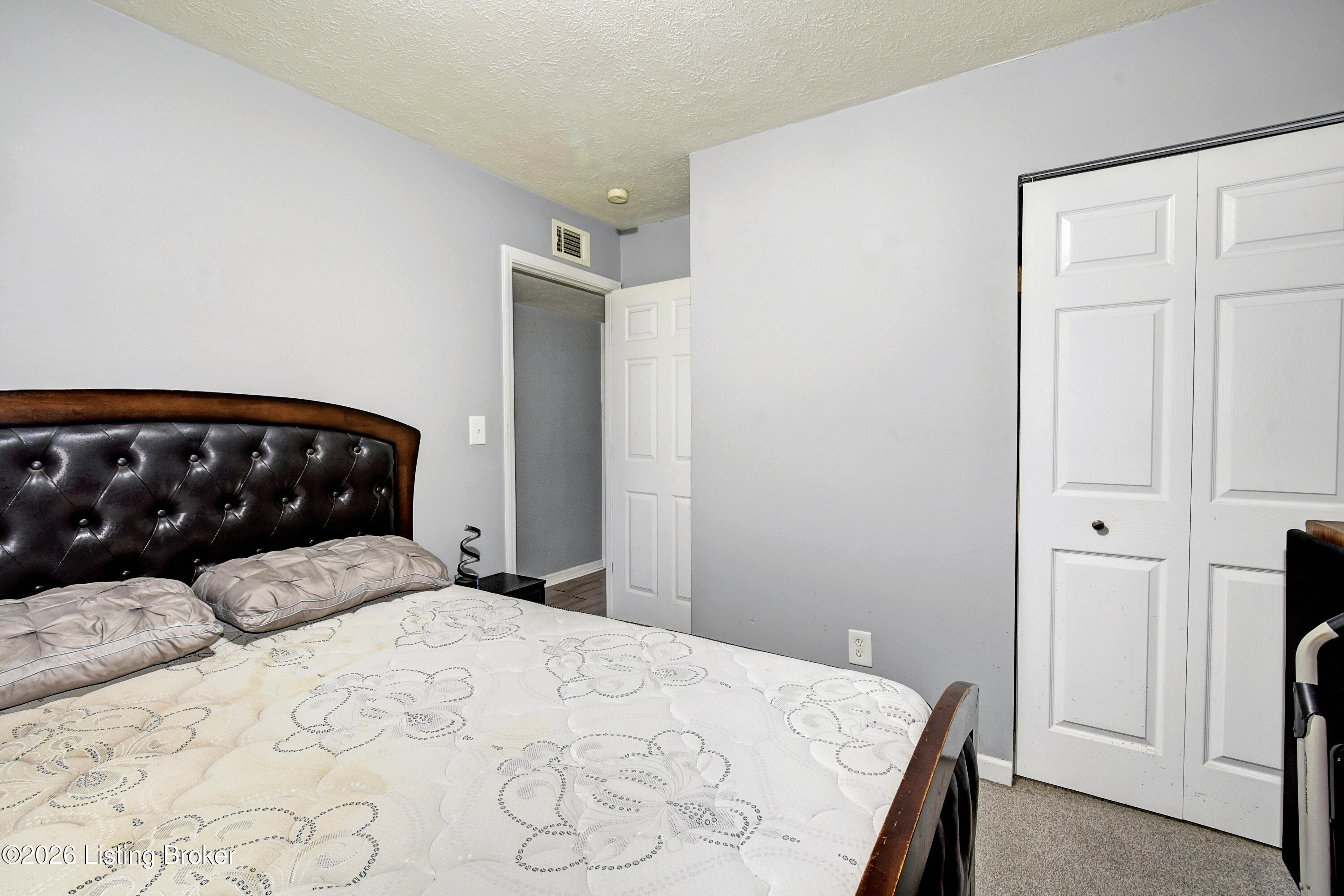 323 Meadowood Road Louisville, KY 40229 - Photo 10 of 25 _DSC8140_2_3