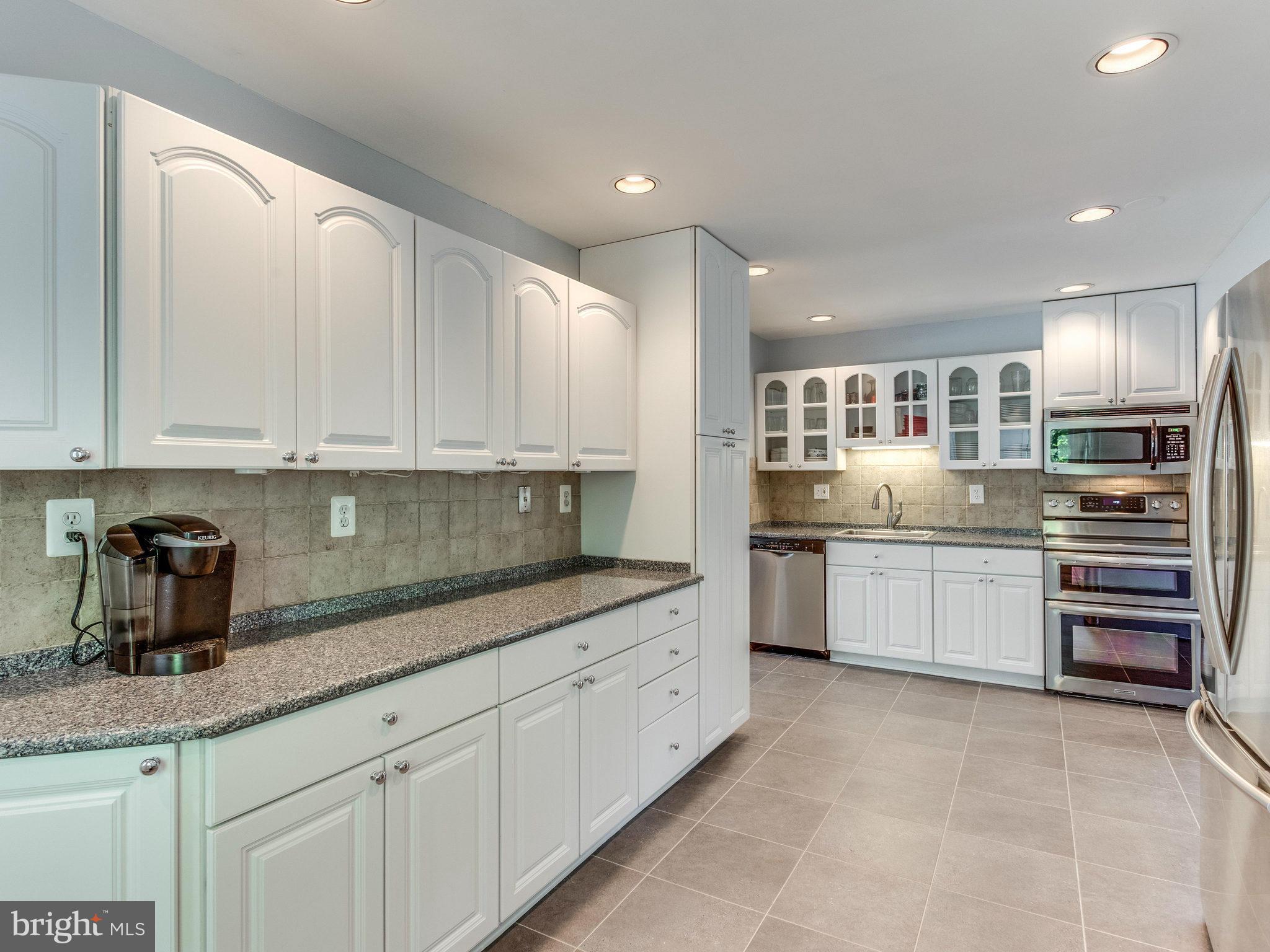 6220 Tyner Street Springfield, VA 22152 - Photo 11 of 30 Kitchen