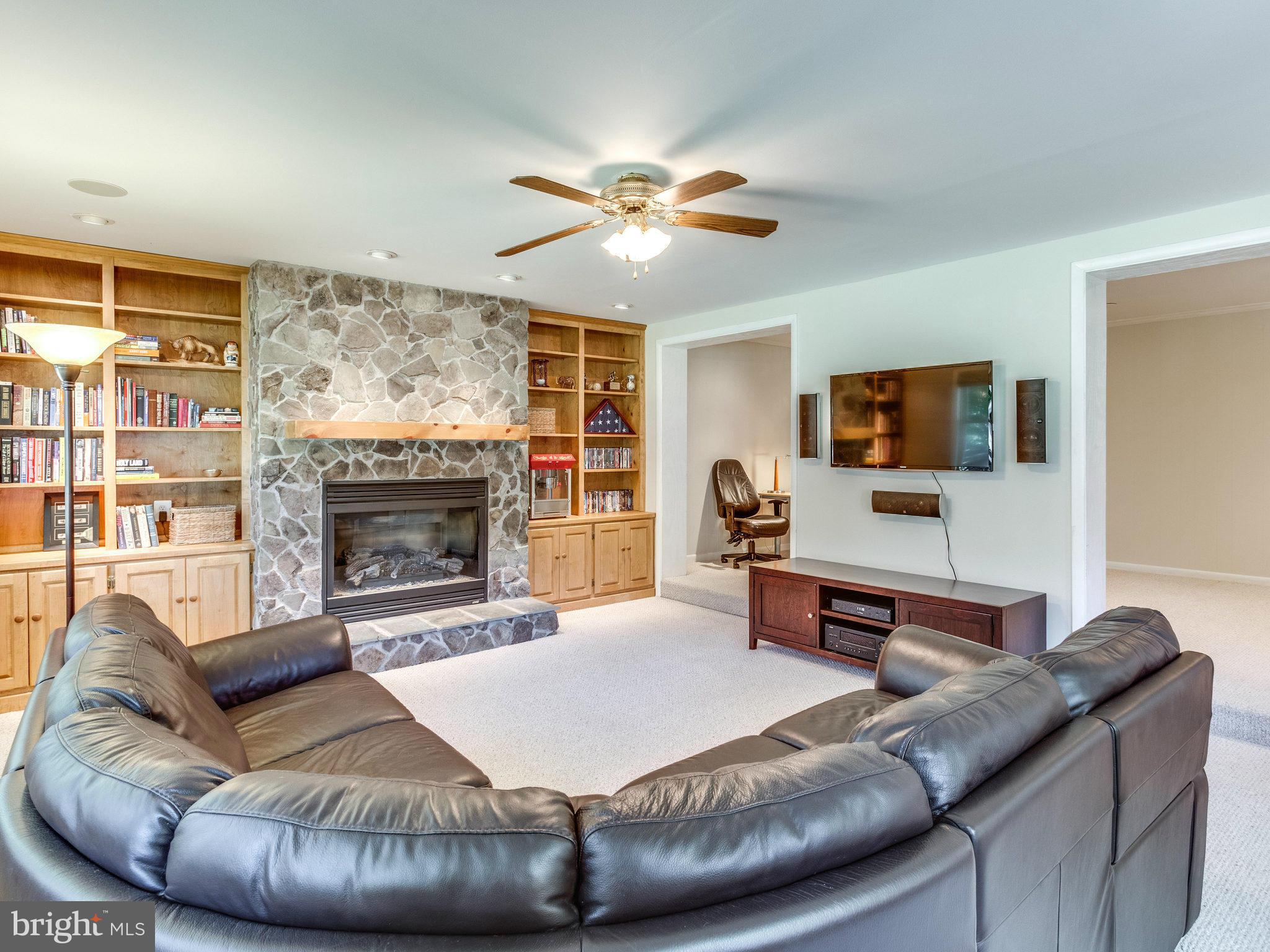 6220 Tyner Street Springfield, VA 22152 - Photo 22 of 30 Family Room