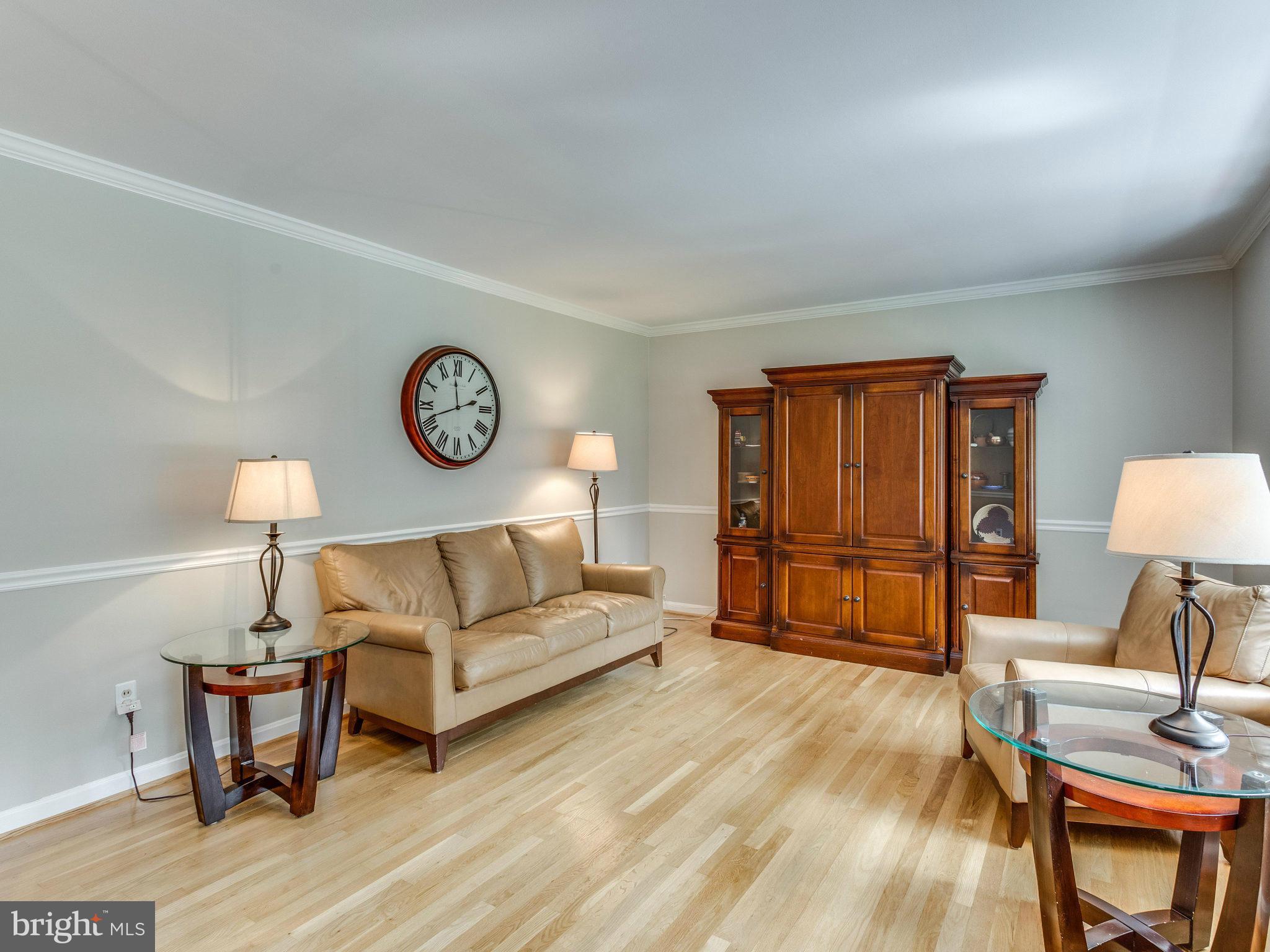 6220 Tyner Street Springfield, VA 22152 - Photo 7 of 30 Living Room