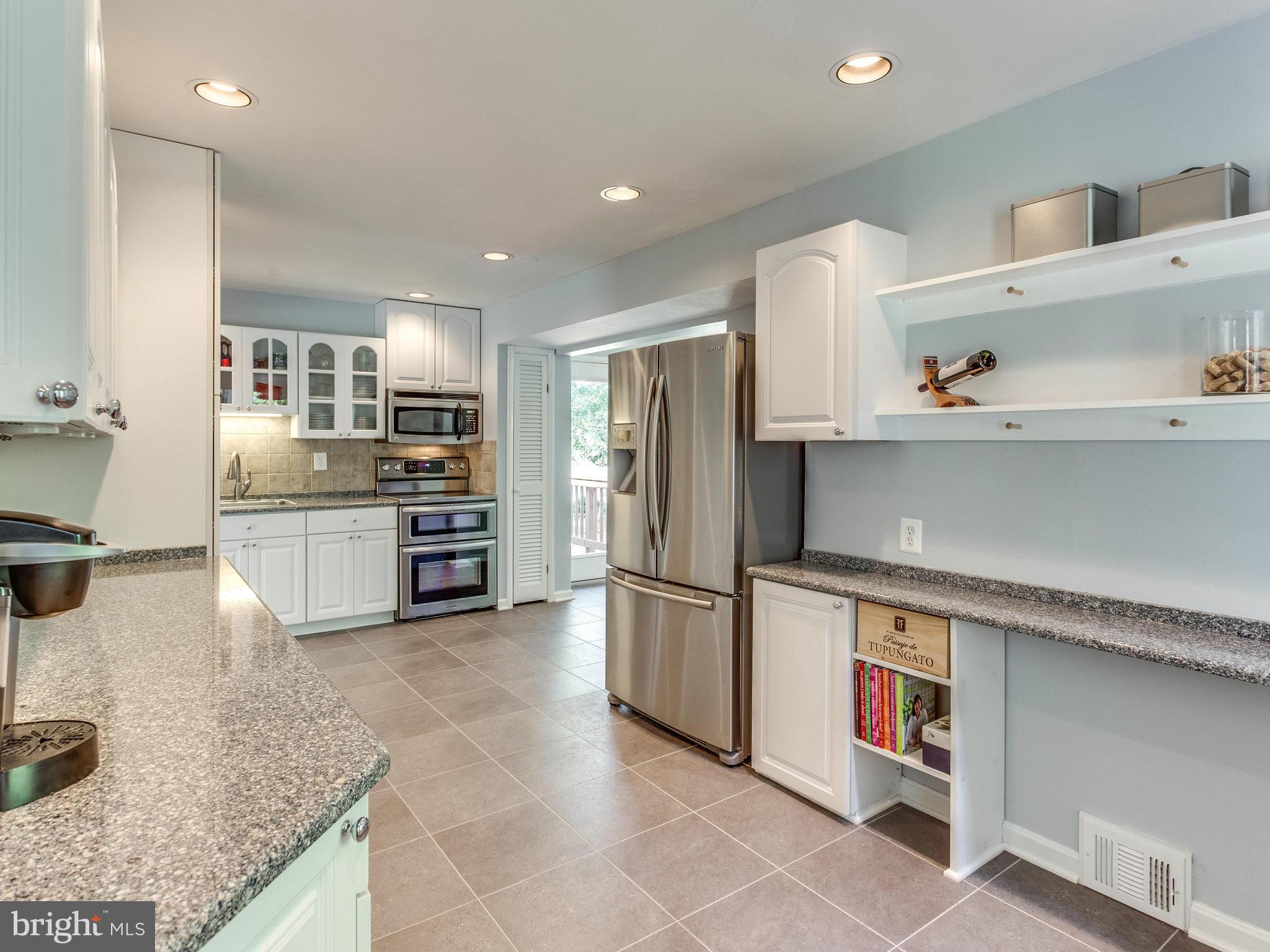 6220 Tyner Street Springfield, VA 22152 - Photo 8 of 30 Kitchen