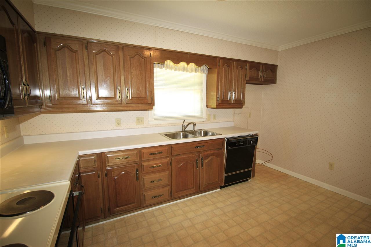1606 Rose Street Northwest Cullman, AL 35055 - Photo 4 of 36