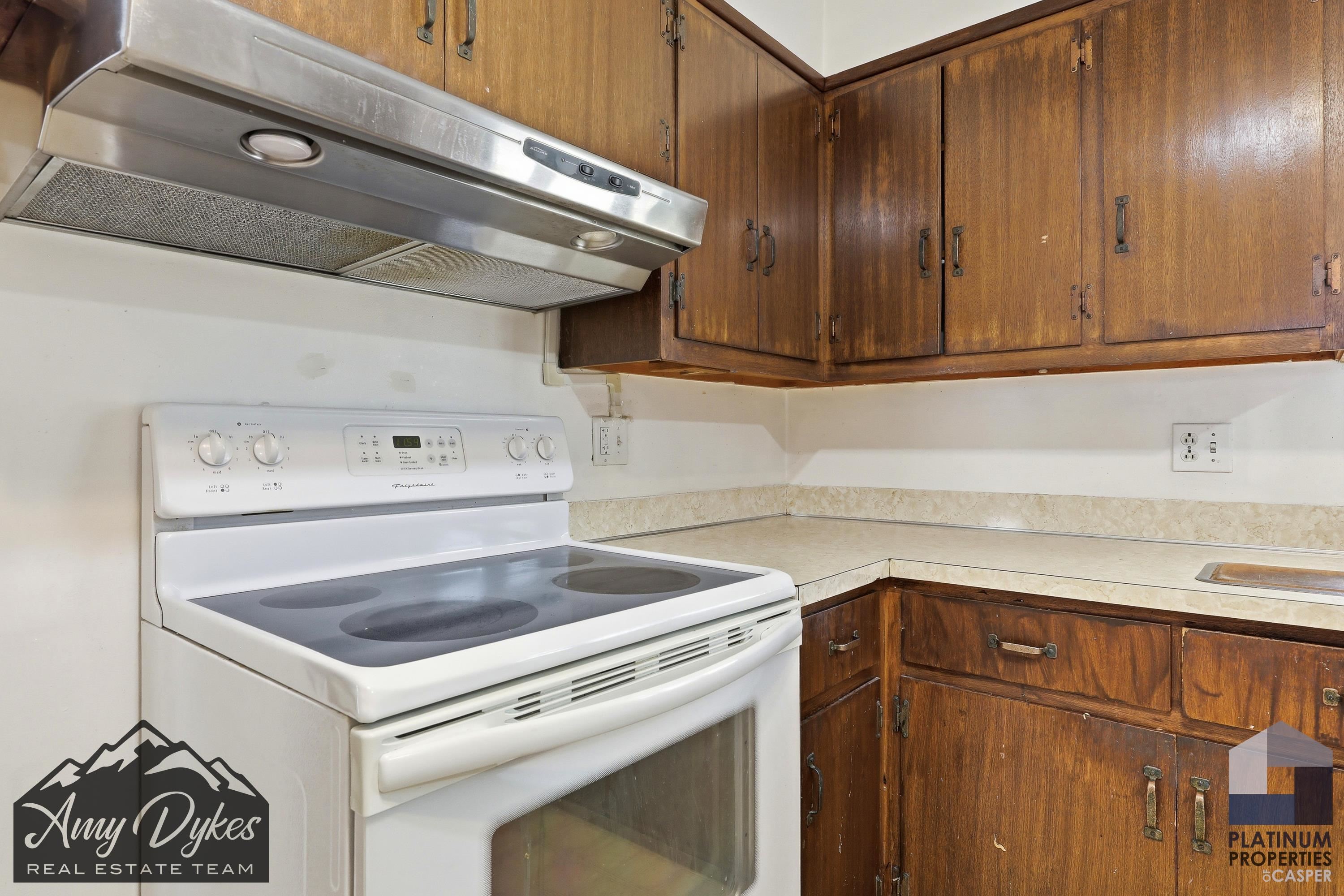 146 Valley Drive Casper, WY 82604 - Photo 9 of 24