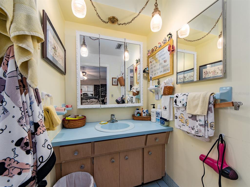 471 Sierra Circle Largo, FL 33770 - Photo 13 of 23