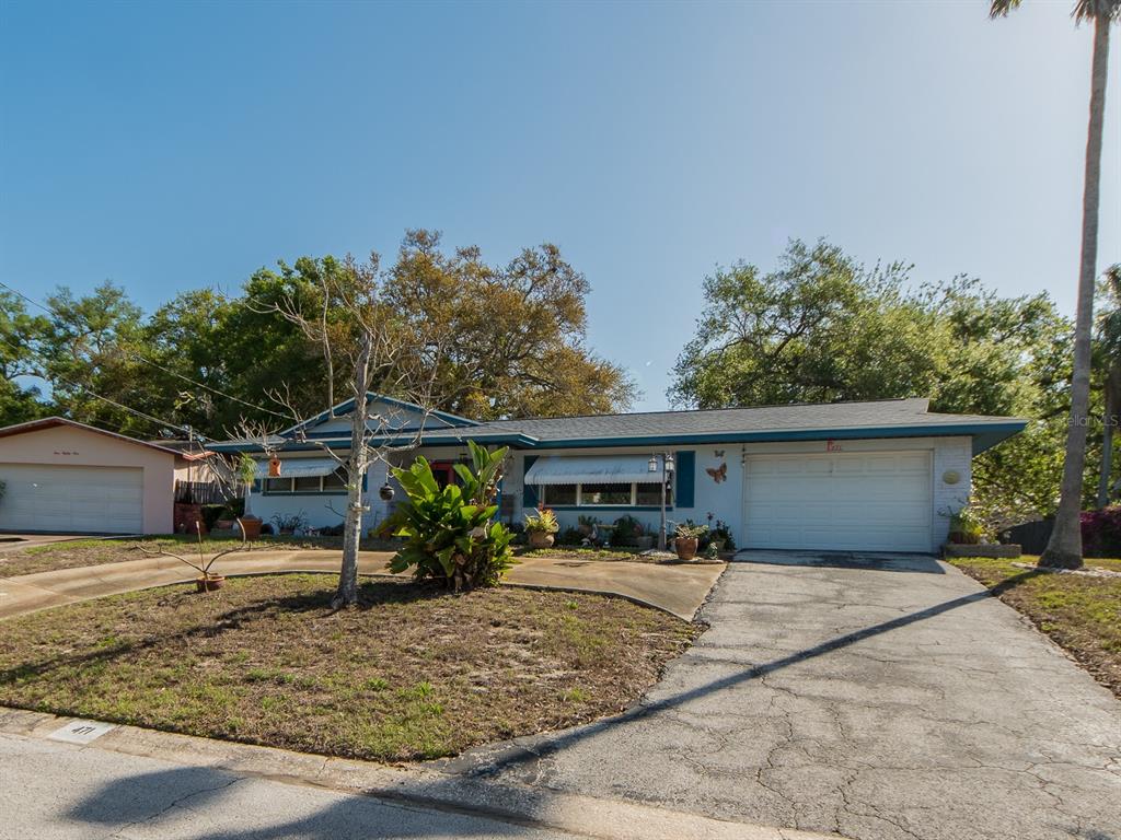 471 Sierra Circle Largo, FL 33770 - Photo 3 of 23