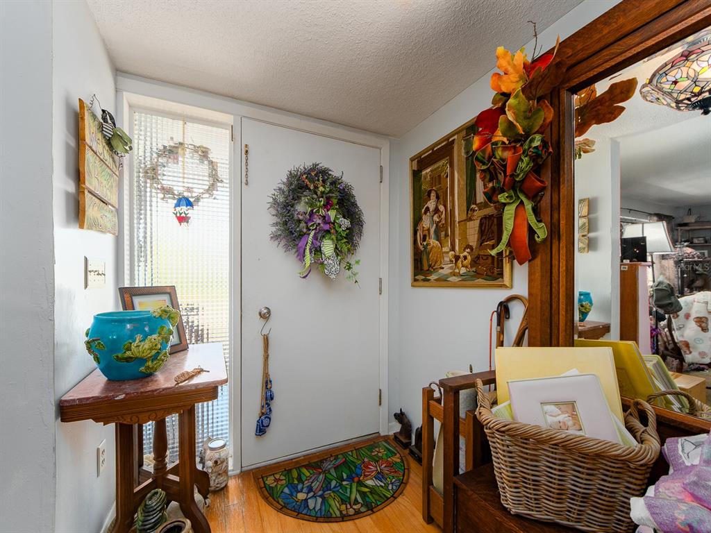 471 Sierra Circle Largo, FL 33770 - Photo 5 of 23