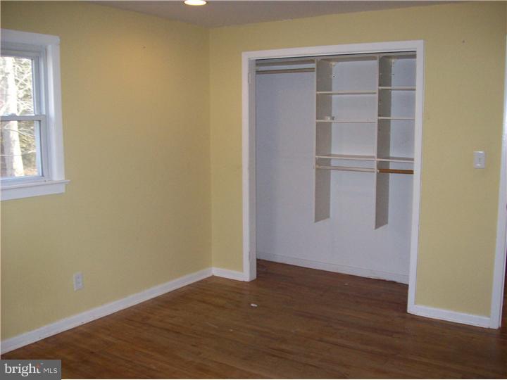 54 Perry Drive Ewing, NJ 08628 - Photo 6 of 8 Gallery Image 6