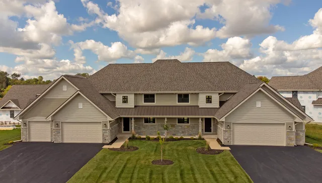 $814,000 | 713 Greenview Circle, Unit 5518A, Geneva, WI 53147