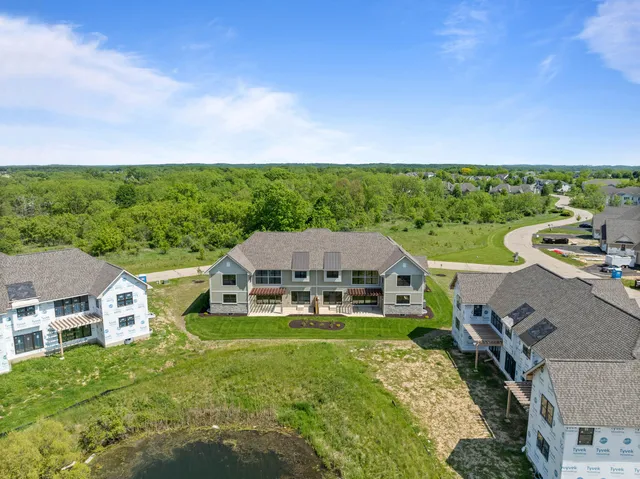 $814,000 | 713 Greenview Circle, Unit 5518A, Geneva, WI 53147