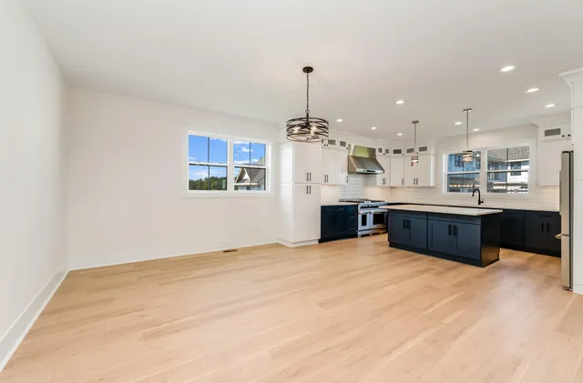 $814,000 | 713 Greenview Circle, Unit 5518A, Geneva, WI 53147