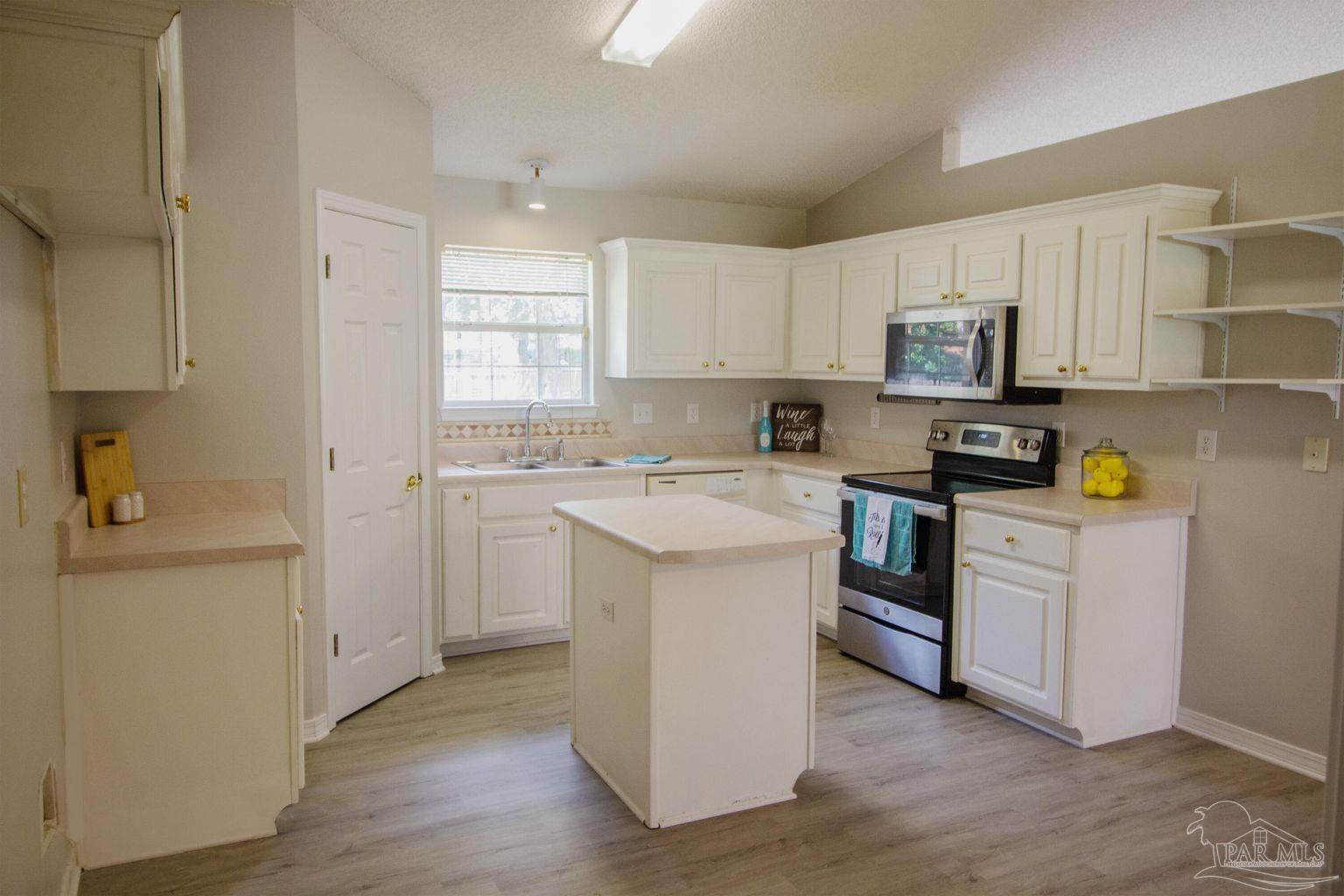 8214 Riverside Landing Way Navarre, FL 32566 - Photo 2 of 3 Gallery Image 2