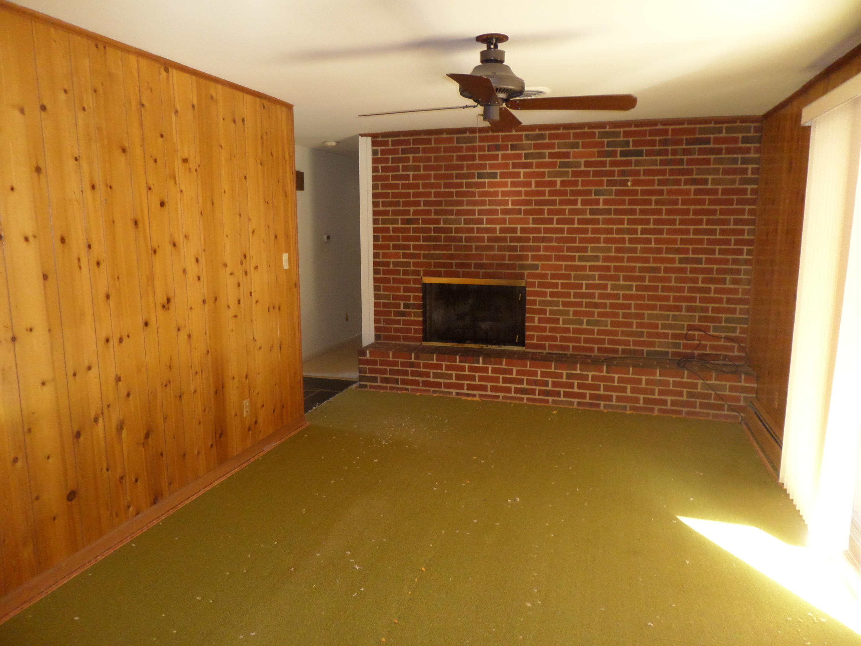 3002 Lofton Road Roanoke, VA 24018 - Photo 12 of 28 Family Room