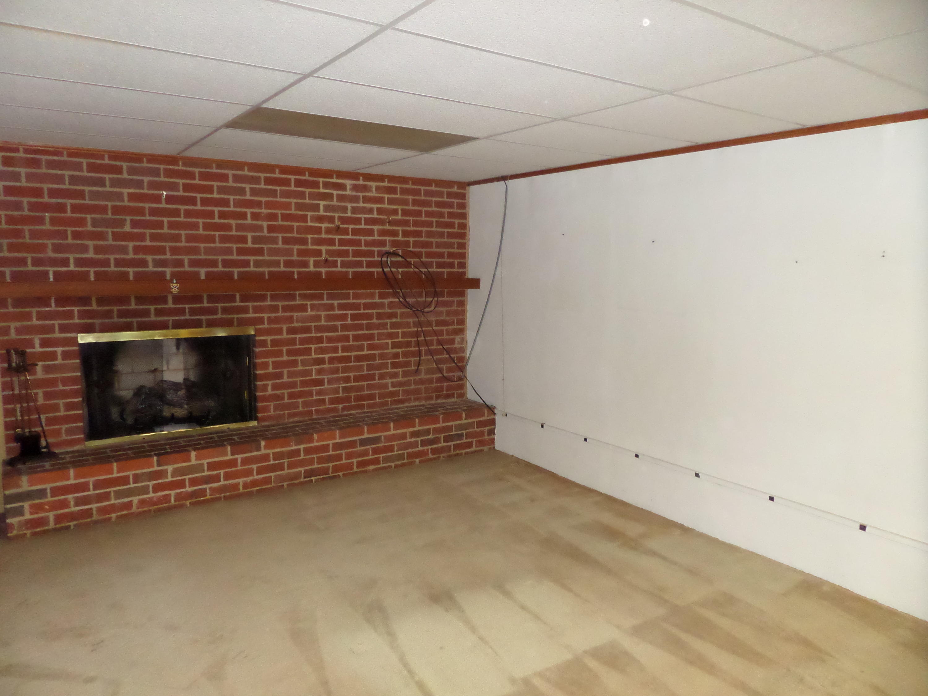 3002 Lofton Road Roanoke, VA 24018 - Photo 22 of 28 Rec room