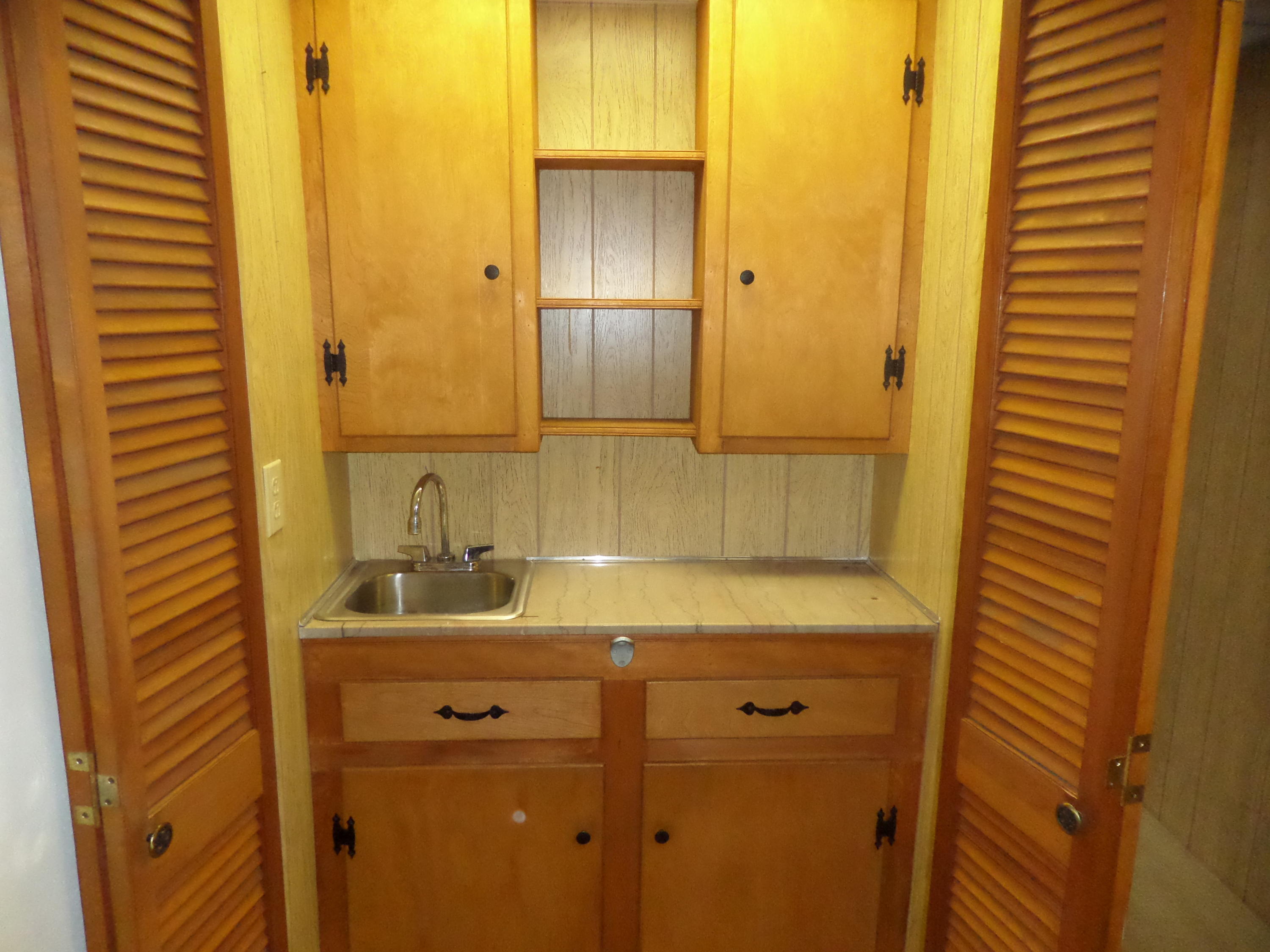 3002 Lofton Road Roanoke, VA 24018 - Photo 23 of 28 Hidden wet bar