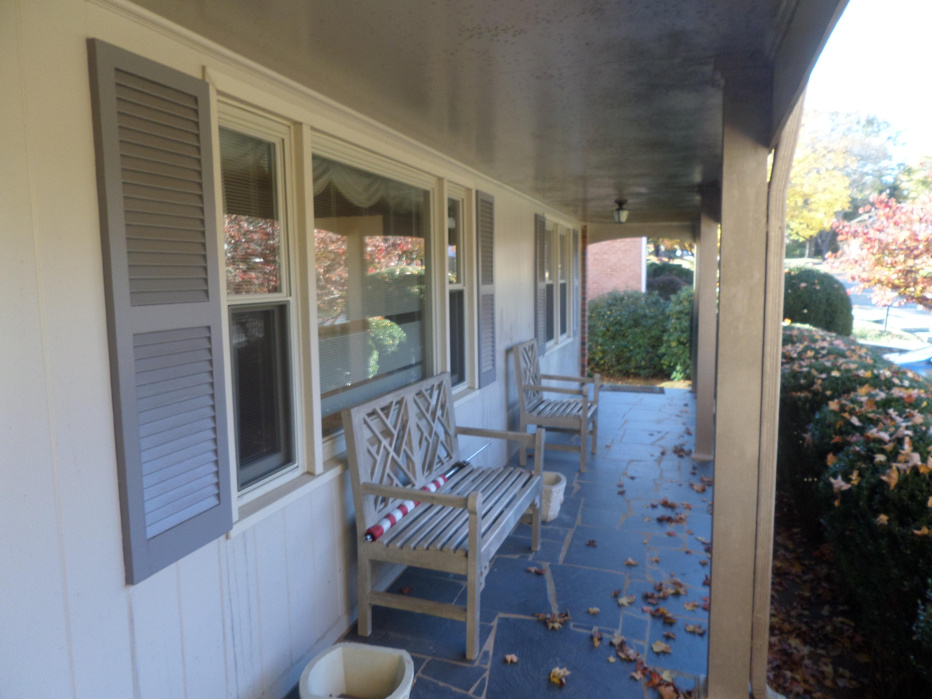 3002 Lofton Road Roanoke, VA 24018 - Photo 5 of 28 Front porch