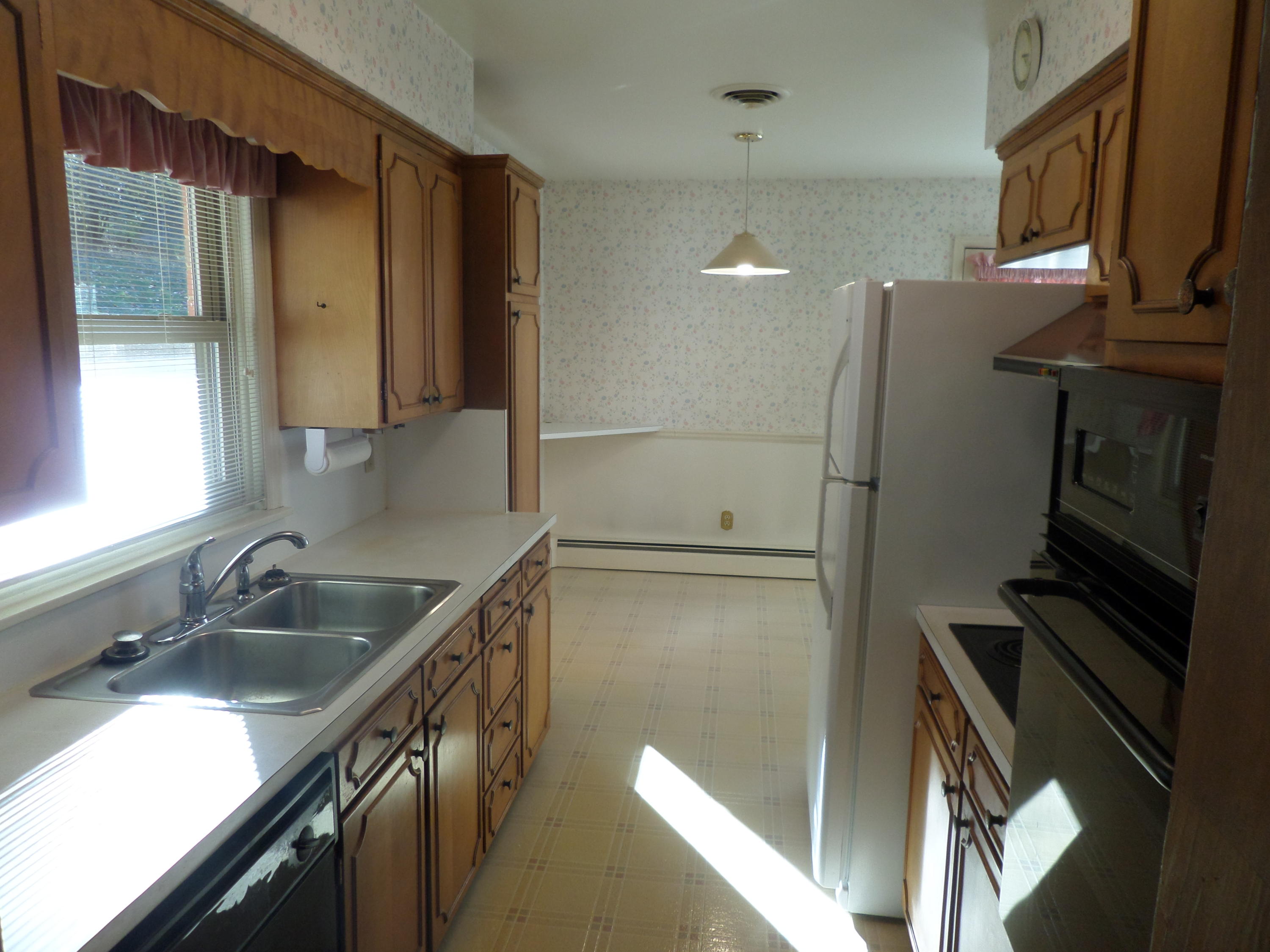 3002 Lofton Road Roanoke, VA 24018 - Photo 9 of 28 Kitchen