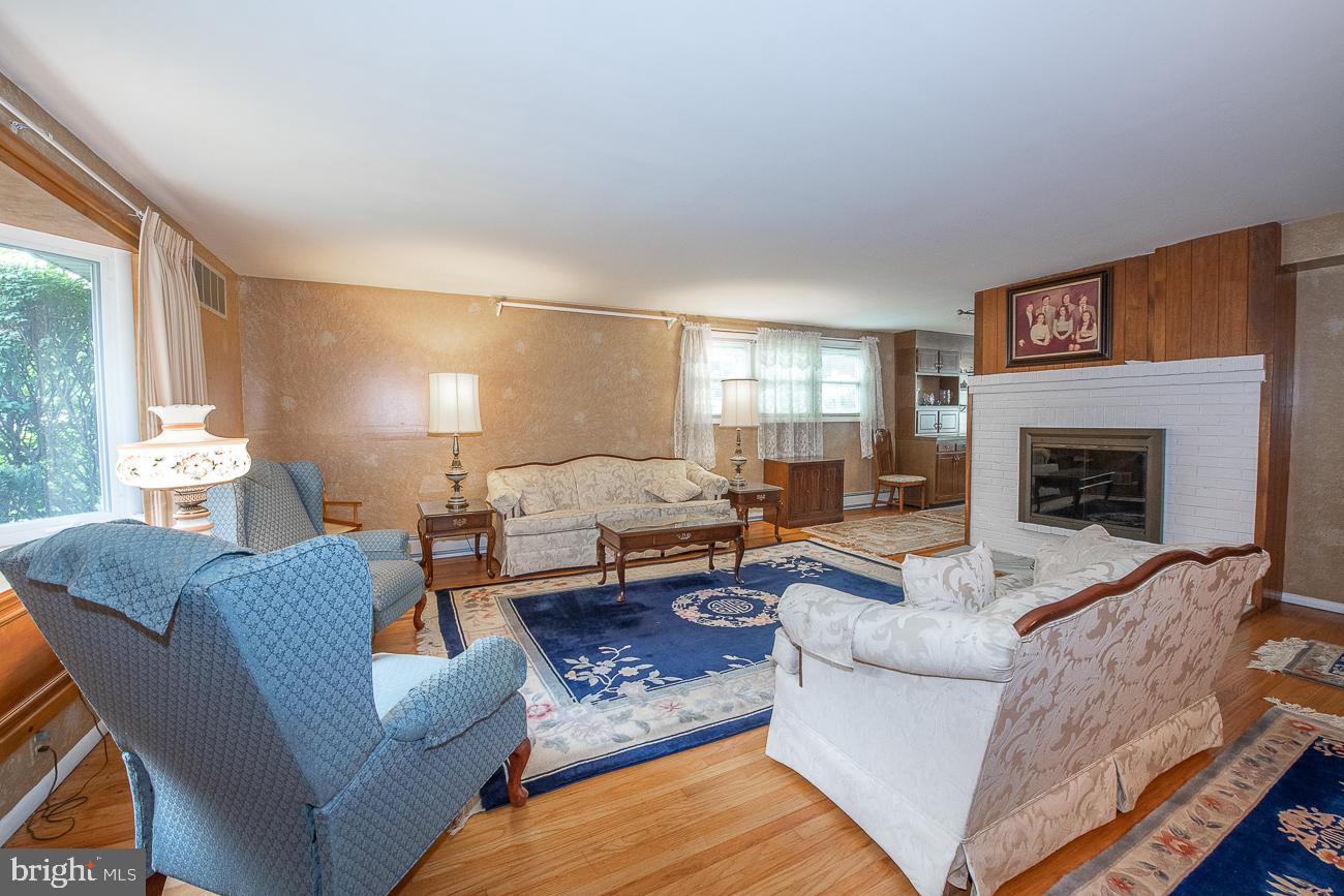 260 Frederick Road Havertown, PA 19083 - Photo 2 of 17