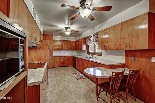 $270,000 | 528 Bays View Road, Kingsport, TN 37660