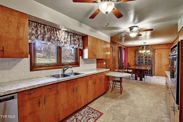 $270,000 | 528 Bays View Road, Kingsport, TN 37660