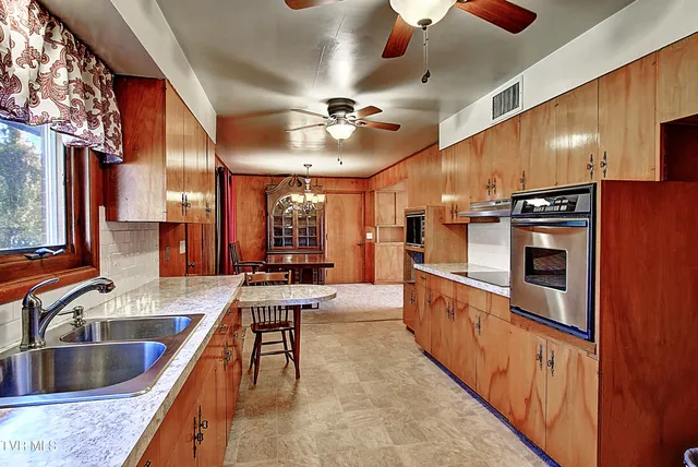 $270,000 | 528 Bays View Road, Kingsport, TN 37660