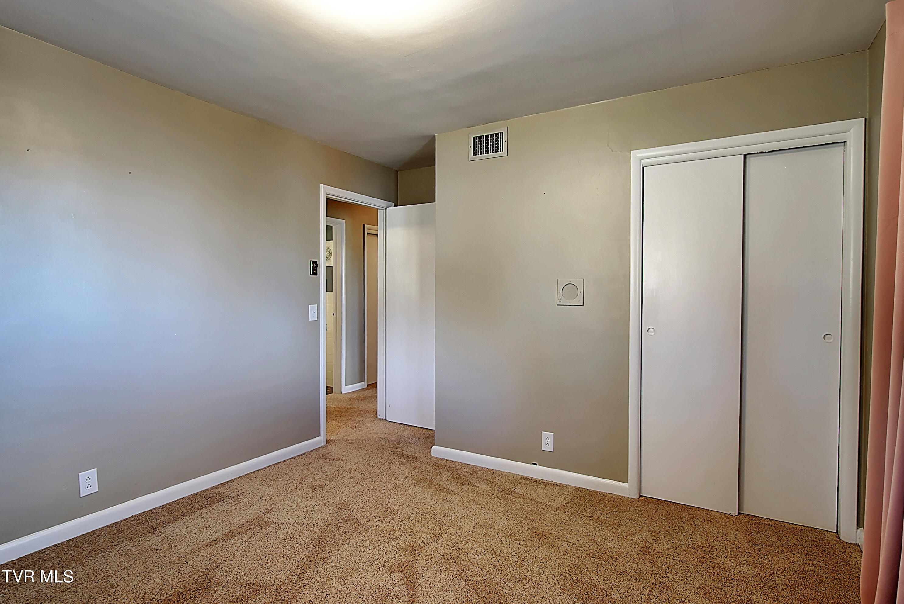 528 Bays View Road Kingsport, TN 37660 - Photo 19 of 40 DSC_0352_3_4_5_6_7