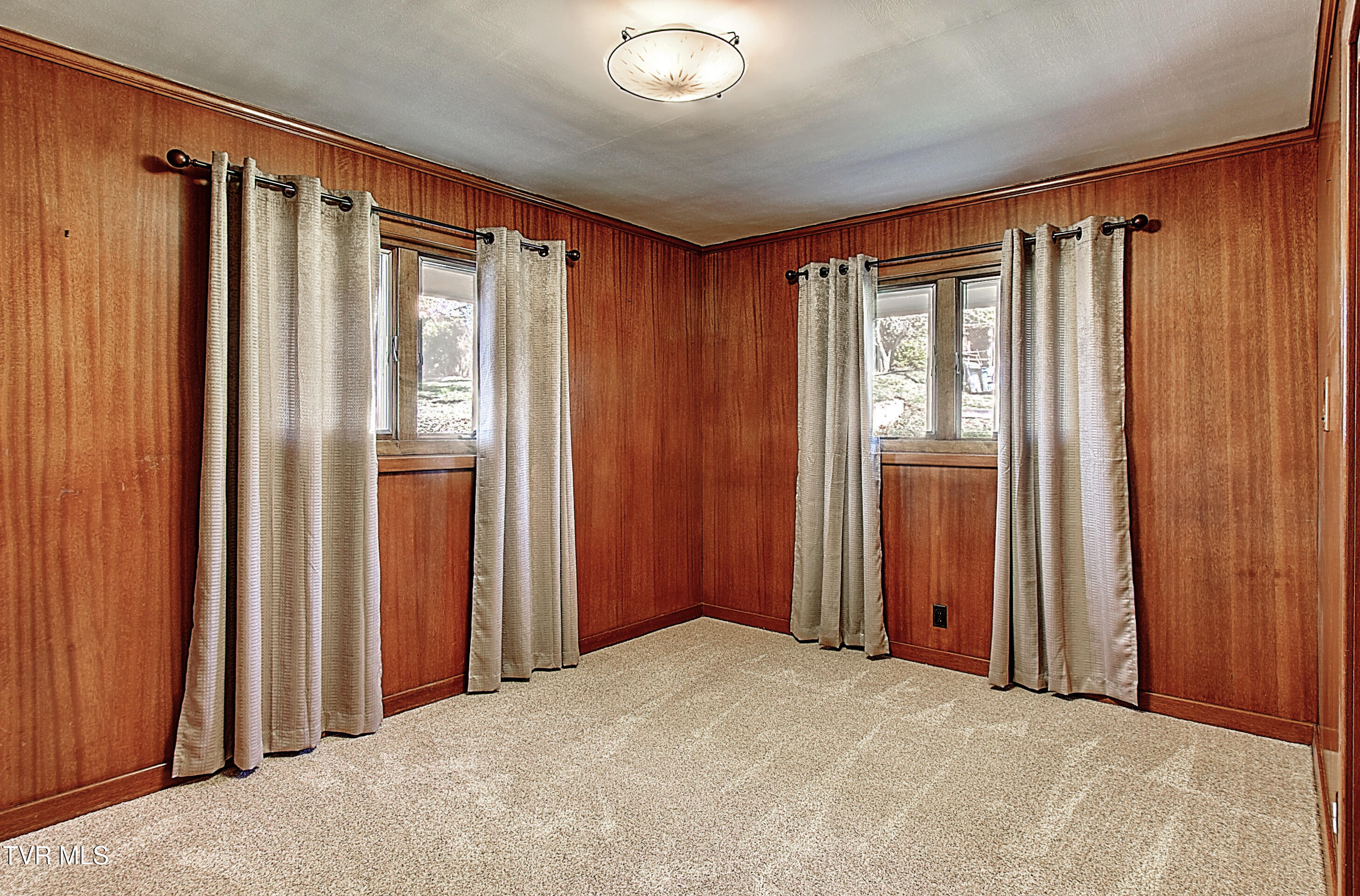 528 Bays View Road Kingsport, TN 37660 - Photo 20 of 40 DSC_0361And8more