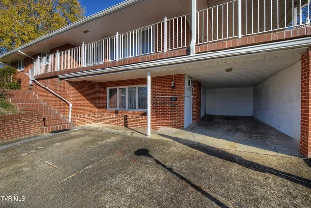 $270,000 | 528 Bays View Road, Kingsport, TN 37660