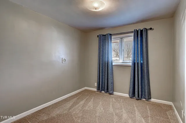 $270,000 | 528 Bays View Road, Kingsport, TN 37660