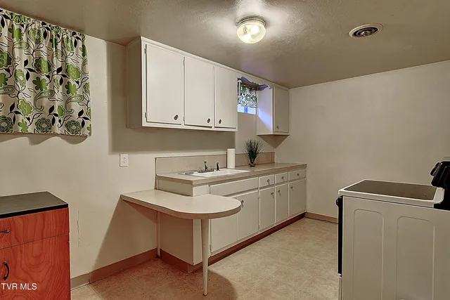 $270,000 | 528 Bays View Road, Kingsport, TN 37660