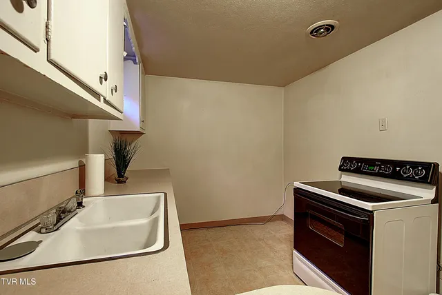 $270,000 | 528 Bays View Road, Kingsport, TN 37660