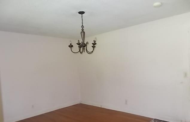 929 lakey living rm