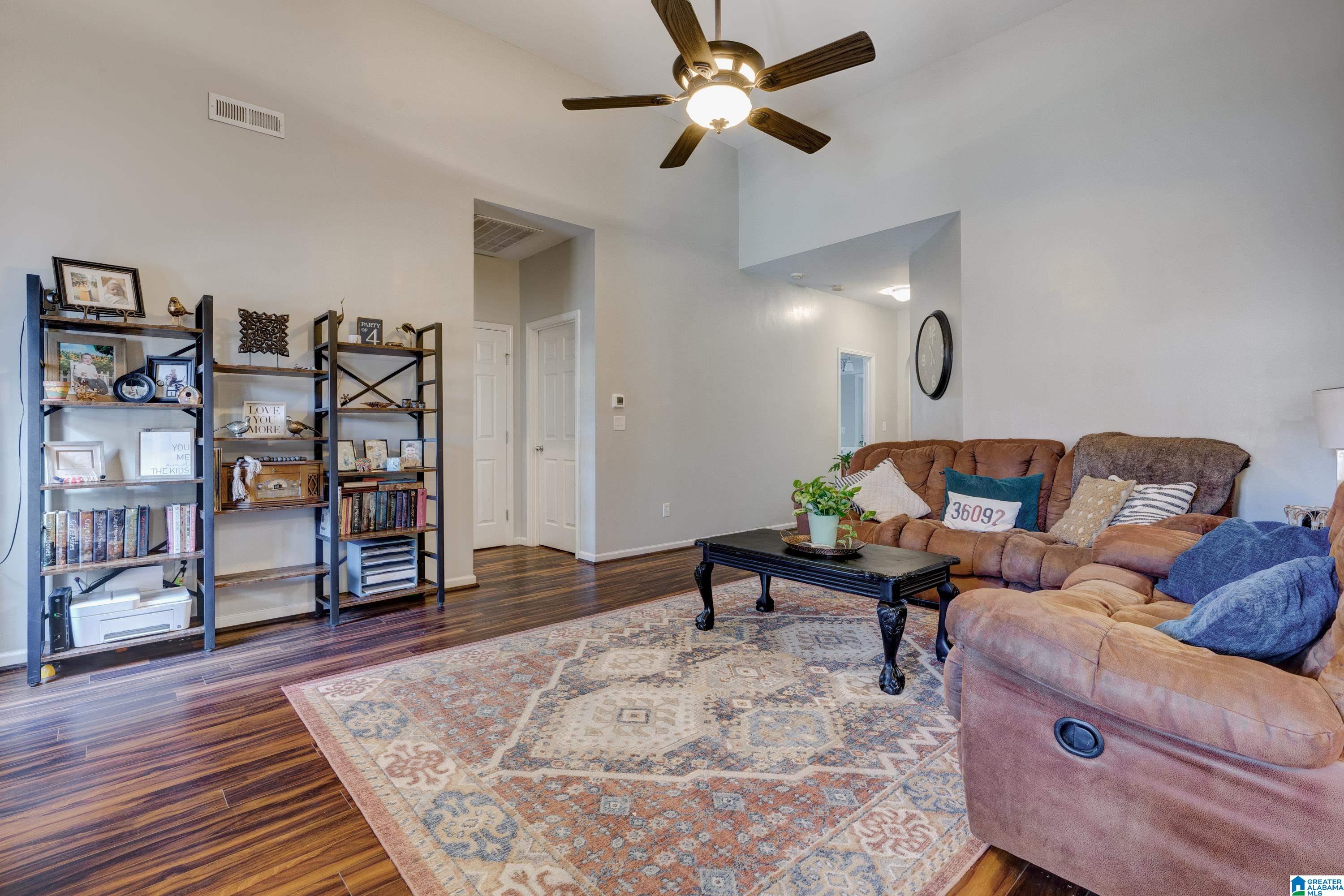 1028 Kerry Drive Calera, AL 35040 - Photo 6 of 27