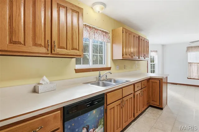 $277,500 | 320 North Cedar Bluff Drive, Valmeyer, IL 62295