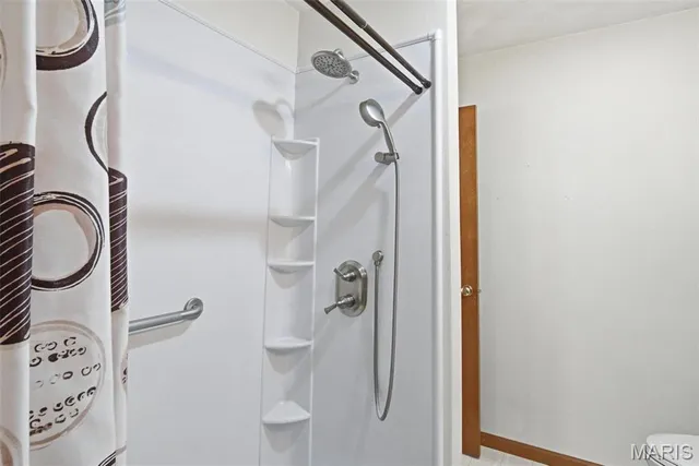 $277,500 | 320 North Cedar Bluff Drive, Valmeyer, IL 62295