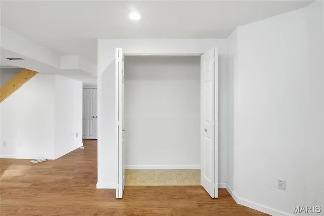 $277,500 | 320 North Cedar Bluff Drive, Valmeyer, IL 62295