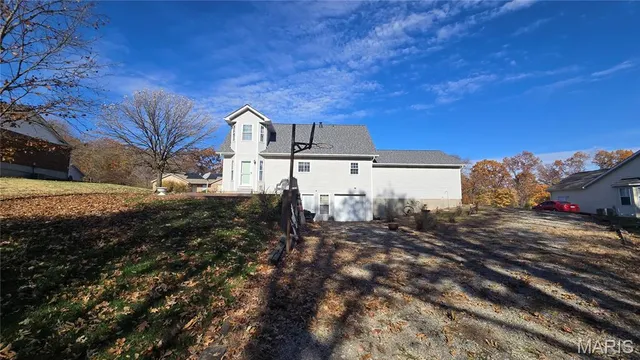 $277,500 | 320 North Cedar Bluff Drive, Valmeyer, IL 62295