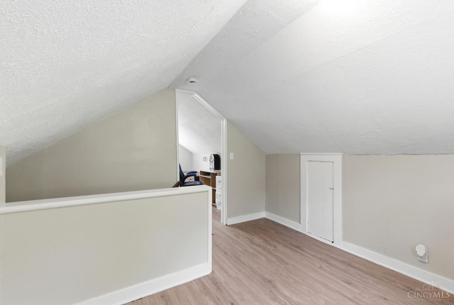 7535 Sheed Road Cincinnati, OH 45247 - Photo 21 of 40