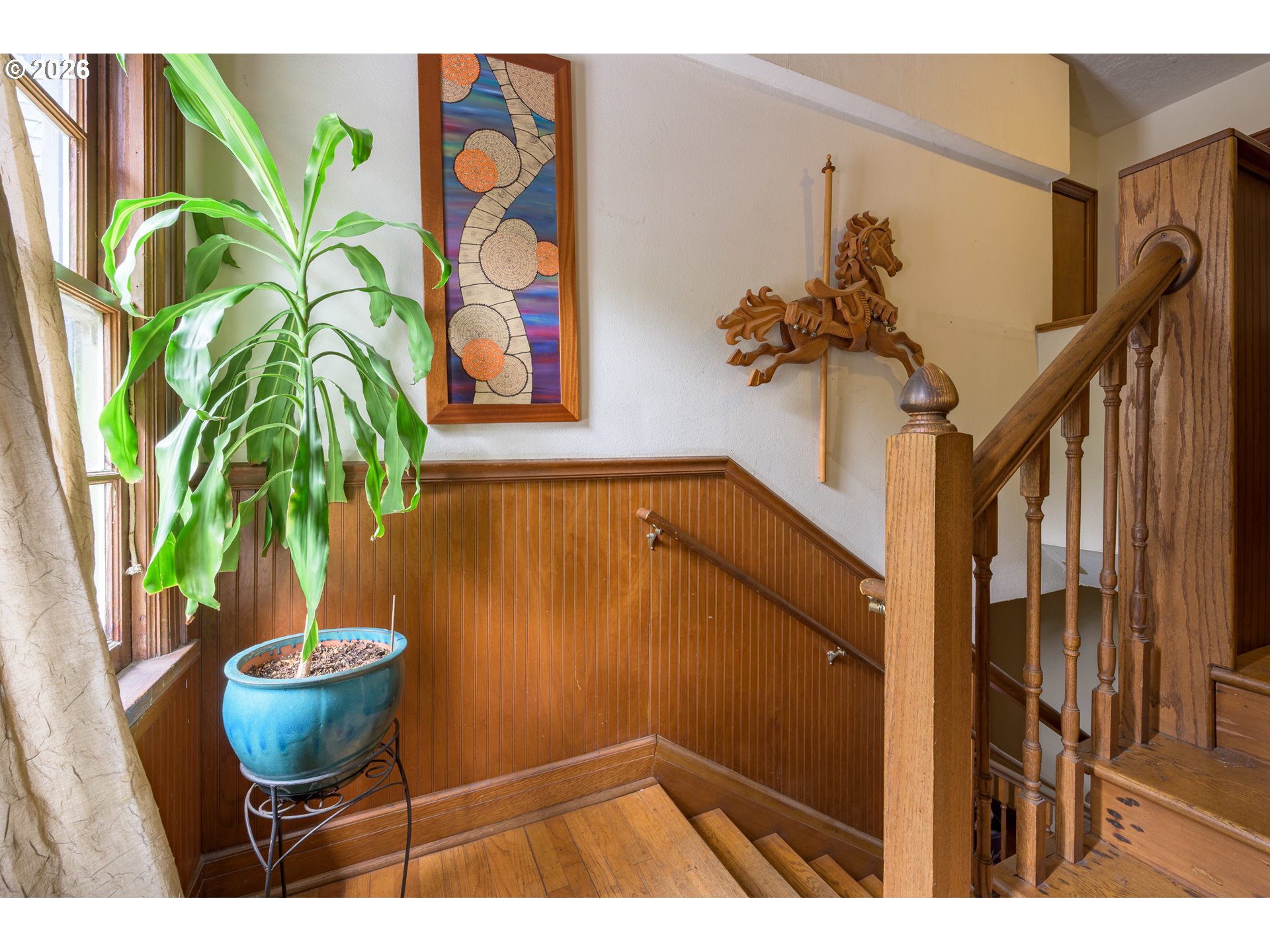 325 River Road Eugene, OR 97404 - Photo 19 of 44 Staircase